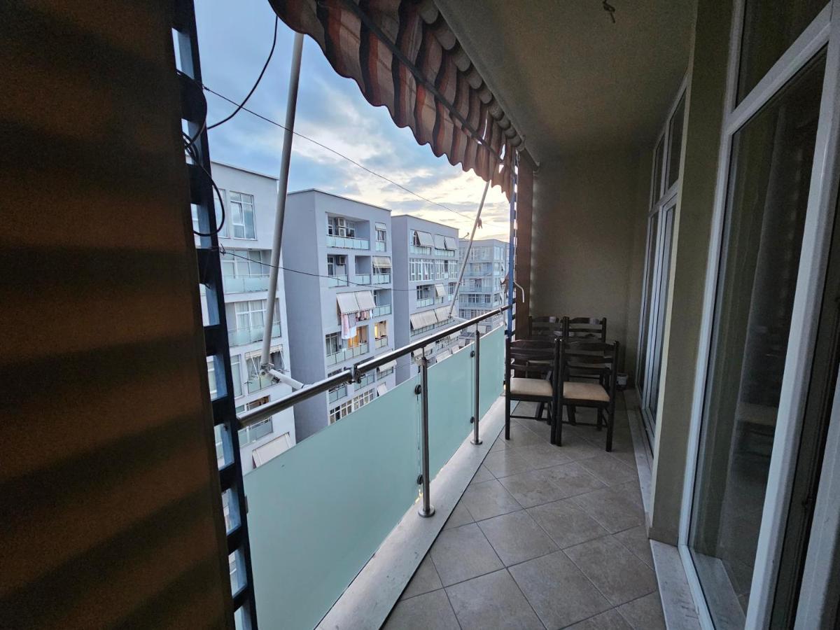 Pleasant Apartment With Free Dedicated Parking In Komuna E Parisit 地拉那 外观 照片
