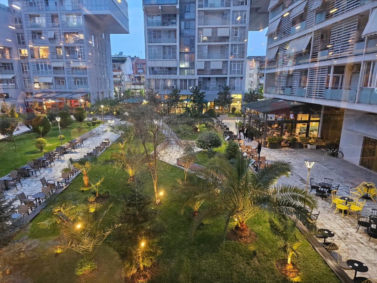 Pleasant Apartment With Free Dedicated Parking In Komuna E Parisit 地拉那 外观 照片