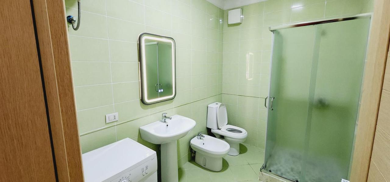 Pleasant Apartment With Free Dedicated Parking In Komuna E Parisit 地拉那 外观 照片