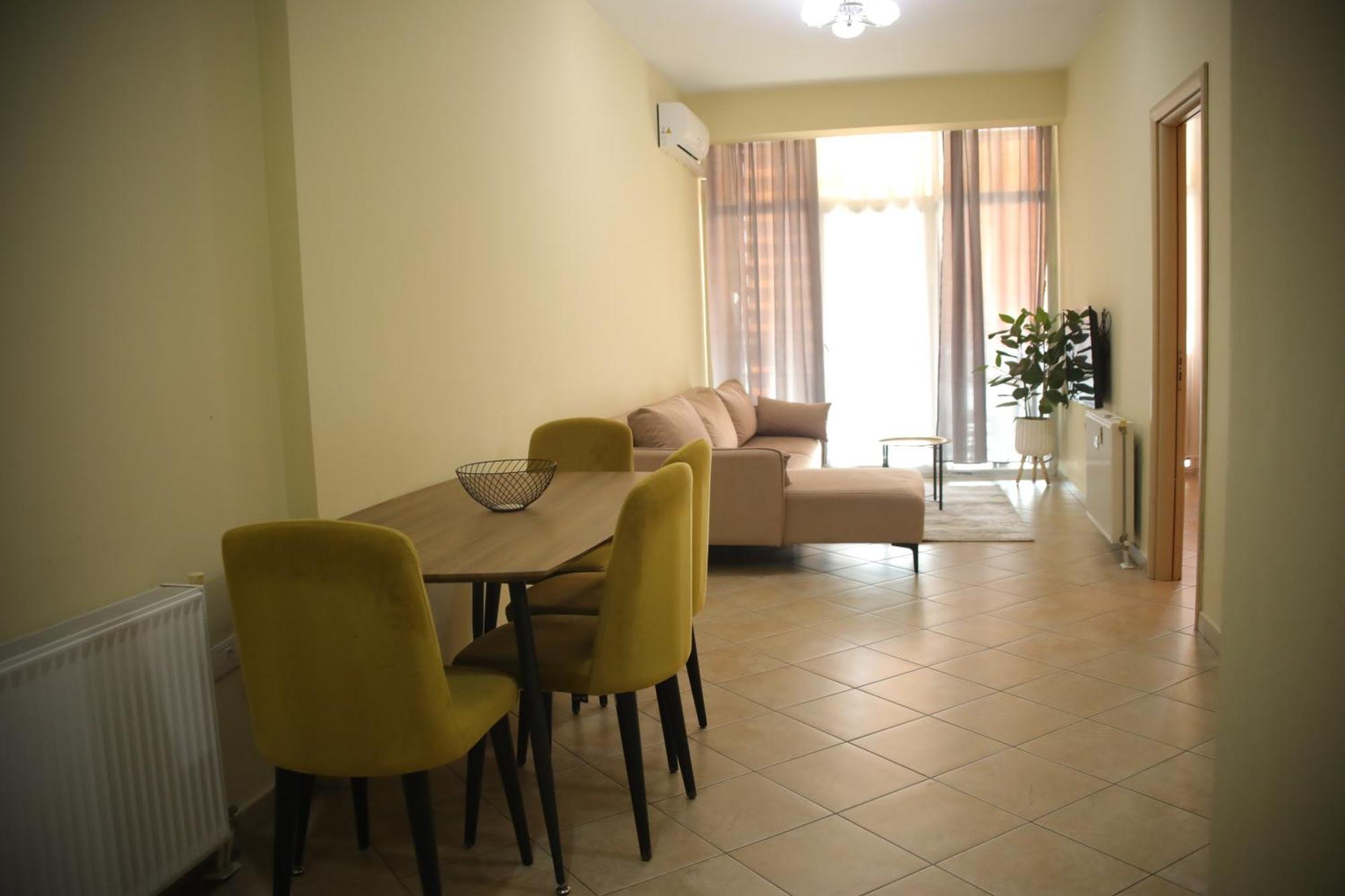 Pleasant Apartment With Free Dedicated Parking In Komuna E Parisit 地拉那 外观 照片