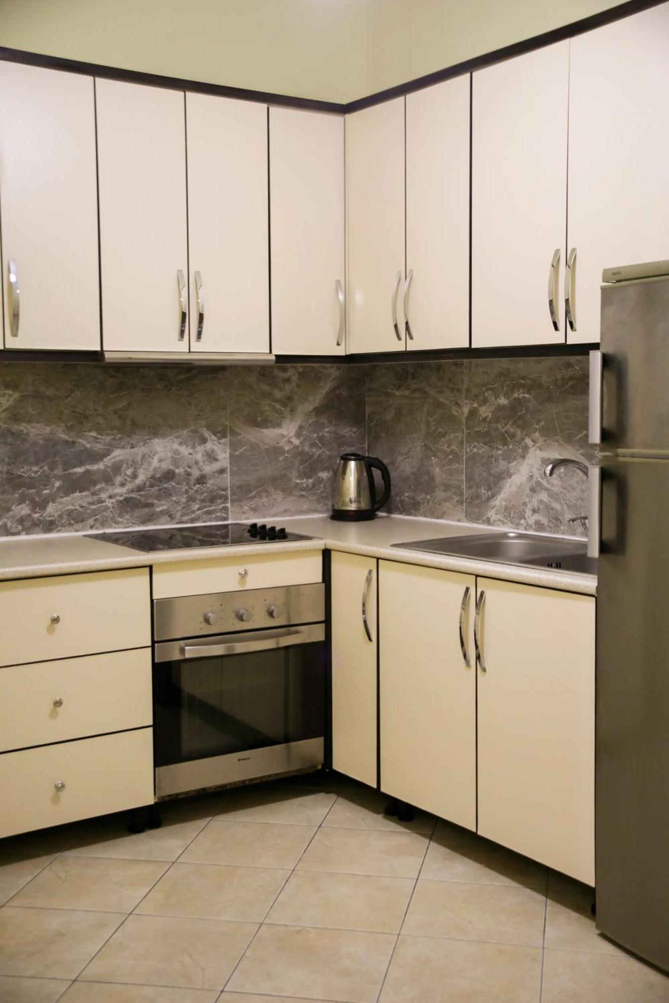 Pleasant Apartment With Free Dedicated Parking In Komuna E Parisit 地拉那 外观 照片